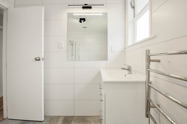 Photo of property in 72b Swaffield Road, Papatoetoe, Auckland, 2025