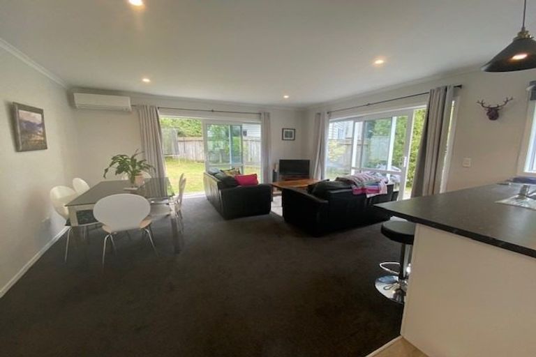Photo of property in 64 Peterhouse Street, Tawa, Wellington, 5028
