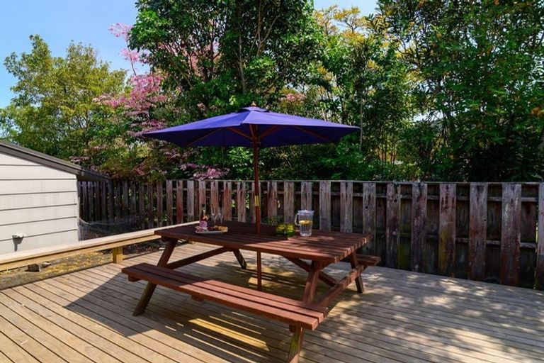 Photo of property in 1 Darroch Street, Fairy Springs, Rotorua, 3015