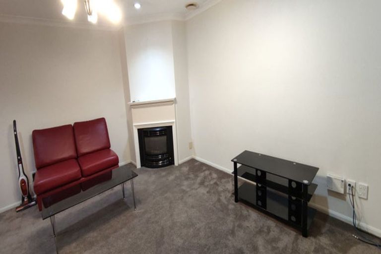 Photo of property in 4 Comber Place, Johnsonville, Wellington, 6037