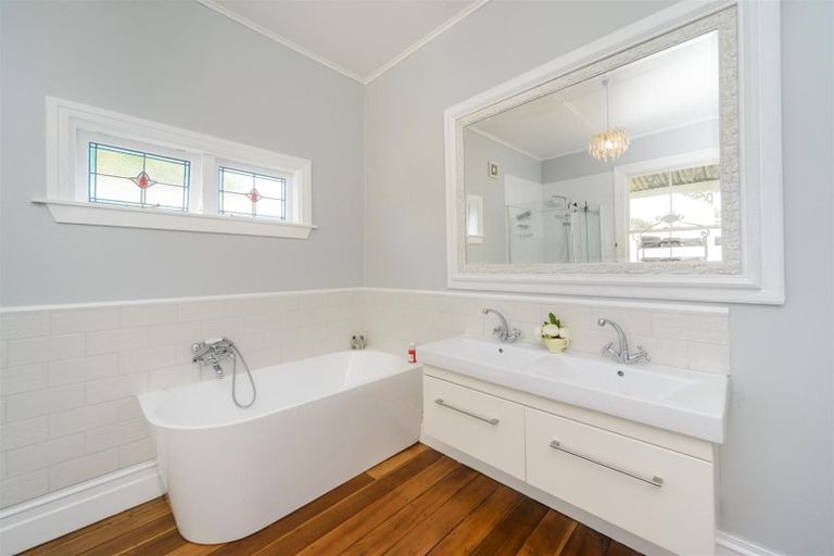 Photo of property in 89 Bridge Street, Bulls, 4818