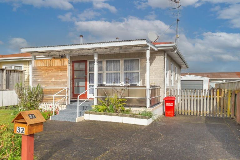 Photo of property in 32 Kent Street, Levin, 5510