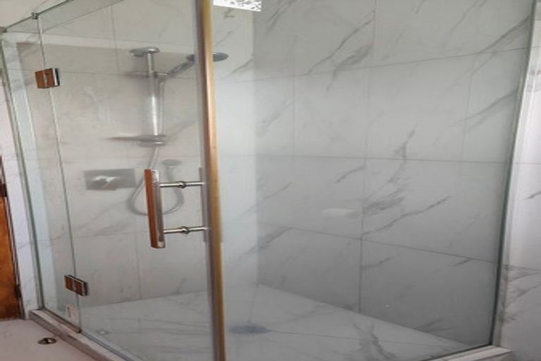 Photo of property in 2 Pandora Place, Pakuranga, Auckland, 2010