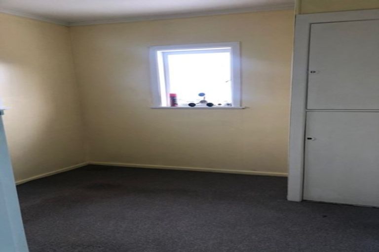 Photo of property in 23 Sutton Crescent, Papakura, 2110