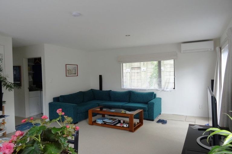 Photo of property in 7 Goddard Grove, Churton Park, Wellington, 6037