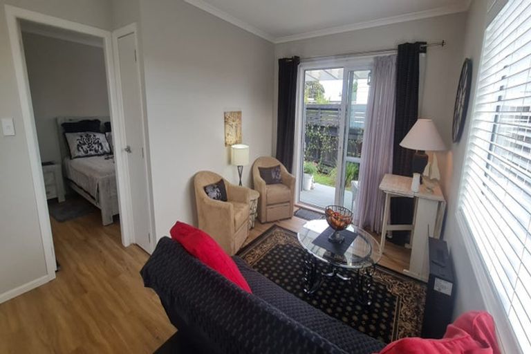 Photo of property in 39 Seagrass Place, Otaki Beach, Otaki, 5512