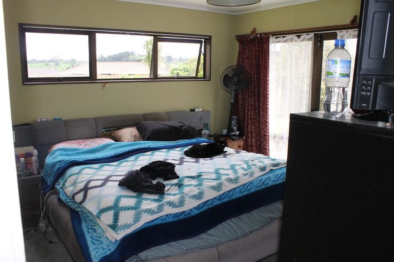 Photo of property in 37 Whaka Street, Maungaturoto, 0520