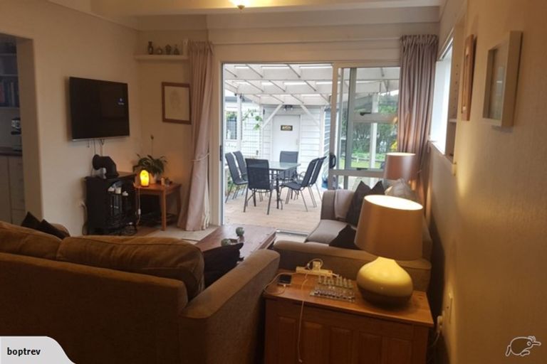 Photo of property in 50 Shakespear Road, Army Bay, Whangaparaoa, 0930