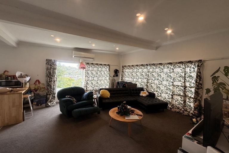 Photo of property in 2 Braemar Terrace, Johnsonville, Wellington, 6037
