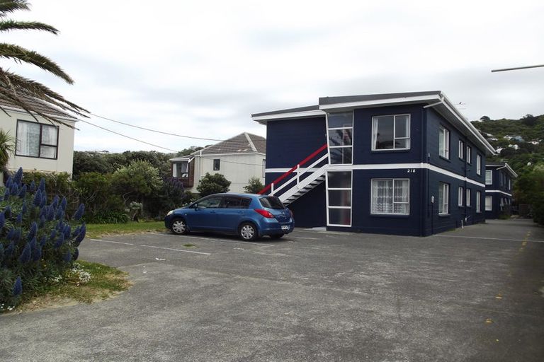 Photo of property in 8/218 Onepu Road, Lyall Bay, Wellington, 6022