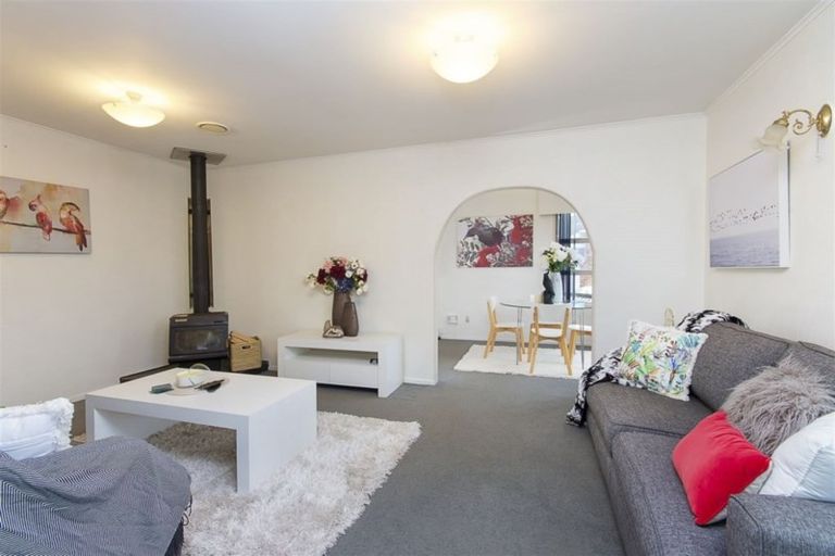 Photo of property in 36 Hobart Crescent, Wattle Downs, Auckland, 2103