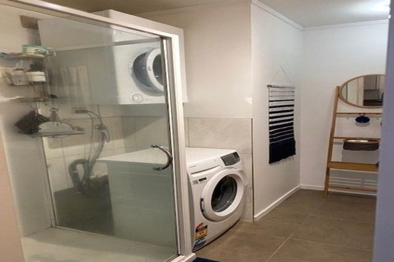 Photo of property in 51 Hawker Street, Mount Victoria, Wellington, 6011