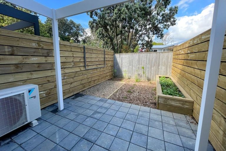 Photo of property in 19 Whanui Place, Mangere Bridge, Auckland, 2022