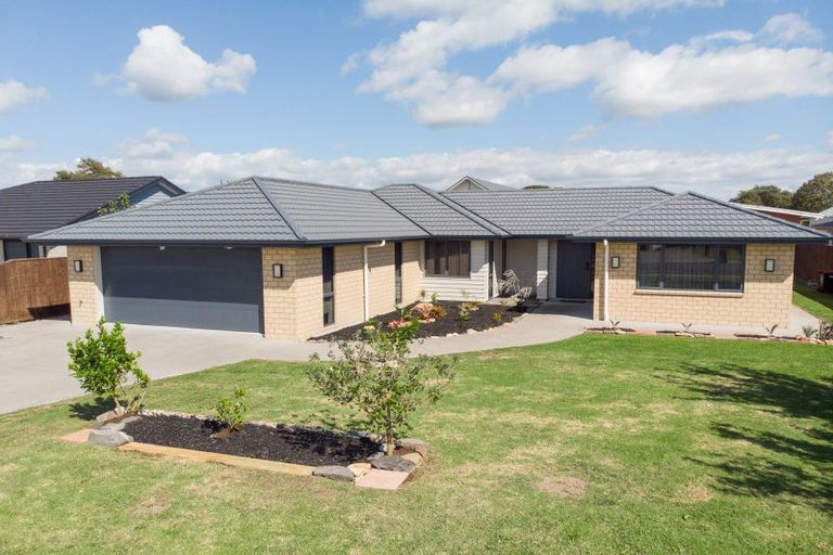 Photo of property in 27 Costello Drive, Ngatea, 3503