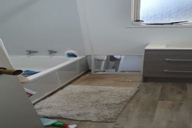 Photo of property in 2/12 Glenlea Place, Flat Bush, Auckland, 2019