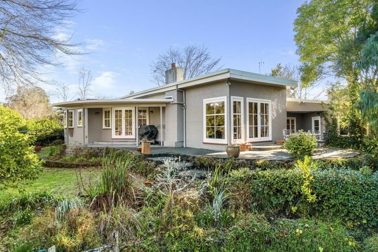 Photo of property in 19 Jensen Street, Hokowhitu, Palmerston North, 4410