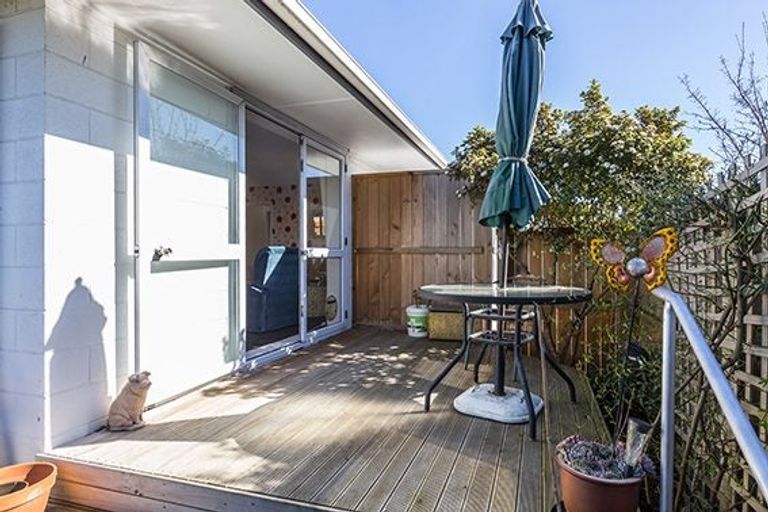 Photo of property in 1/219 Greers Road, Bryndwr, Christchurch, 8053