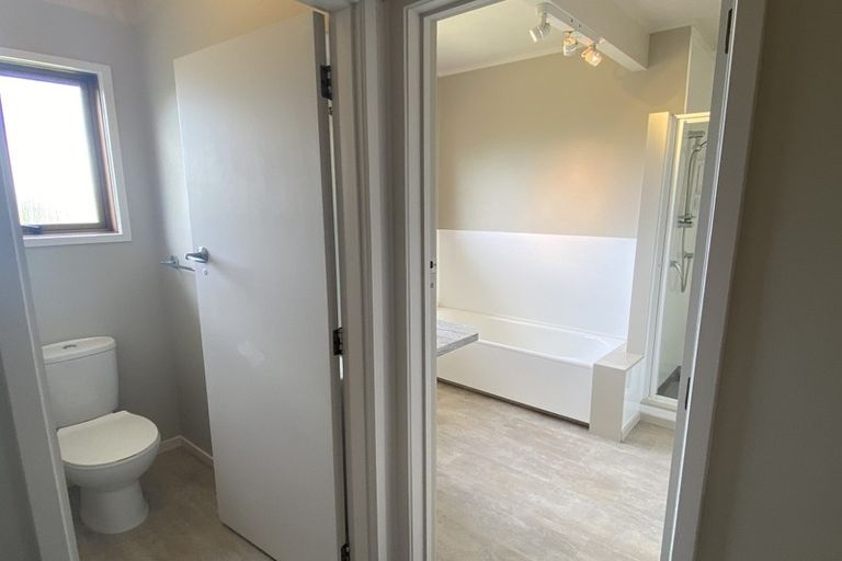 Photo of property in 6 Barnhill Crescent, Pahurehure, Papakura, 2113