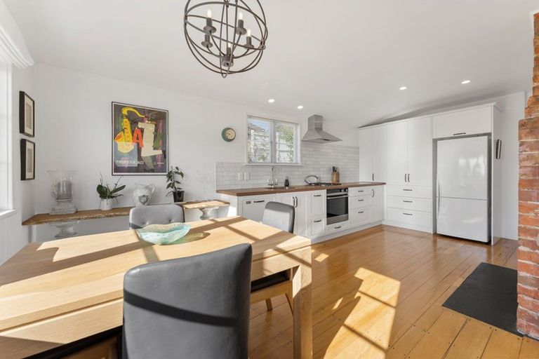 Photo of property in 9 Mayfair Place, Westown, New Plymouth, 4310