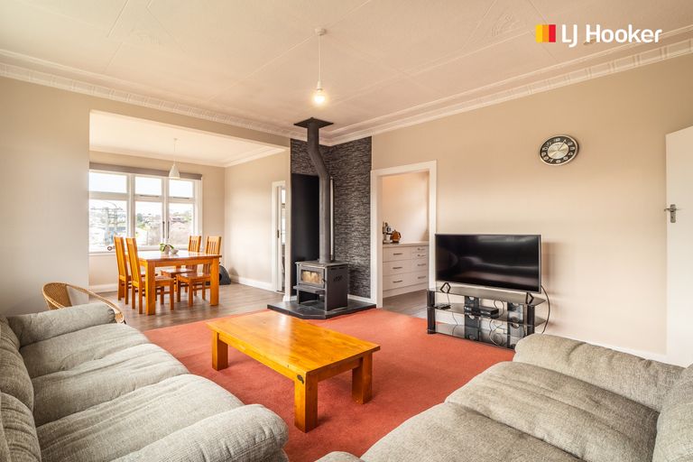 Photo of property in 192 Main Road South, Green Island, Dunedin, 9018