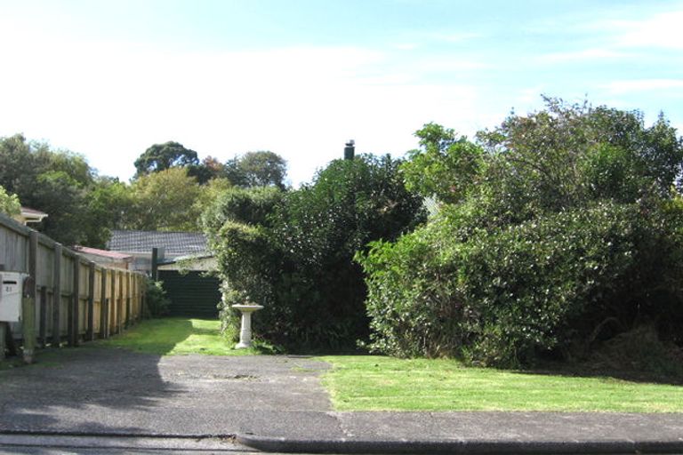 Photo of property in 21 Bayside Avenue, Te Atatu Peninsula, Auckland, 0610