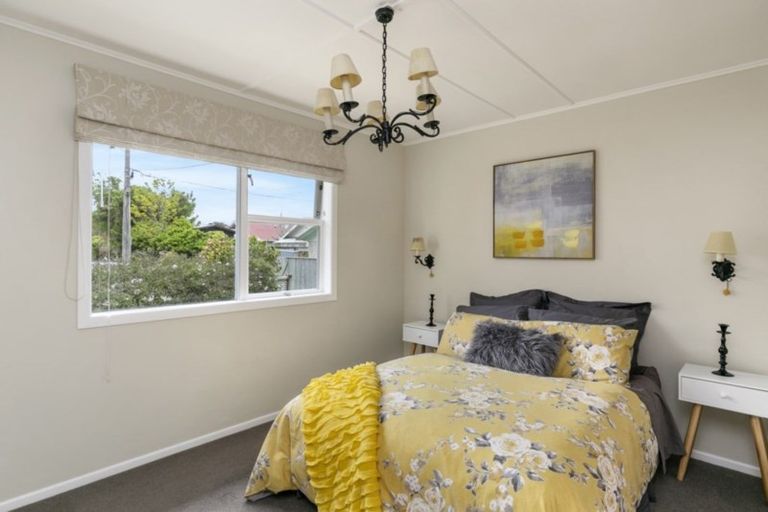 Photo of property in 3 Ranelagh Terrace, Karori, Wellington, 6012