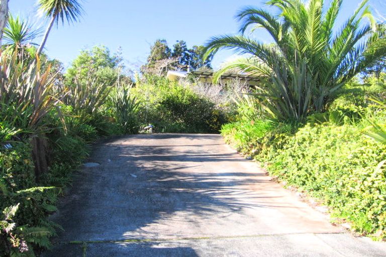 Photo of property in 1 Falls View Road, Haruru, 0204