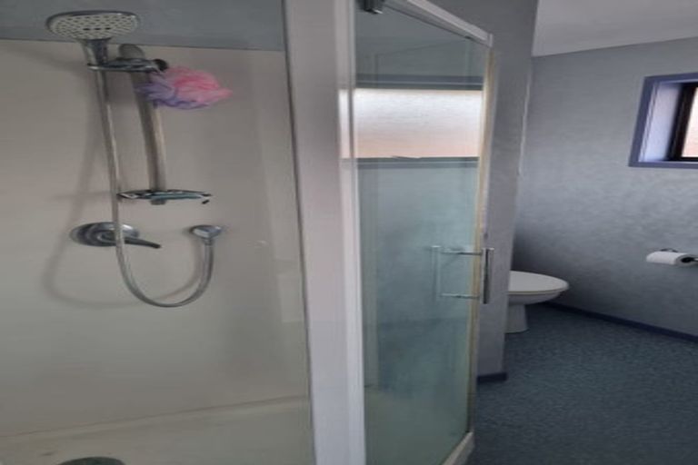 Photo of property in 86 Royal Road, Massey, Auckland, 0614