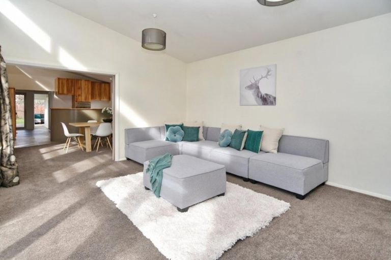 Photo of property in 182 Main North Road, Redwood, Christchurch, 8051