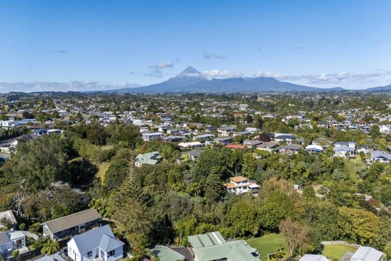 Photo of property in 164a Mangorei Road, Merrilands, New Plymouth, 4312
