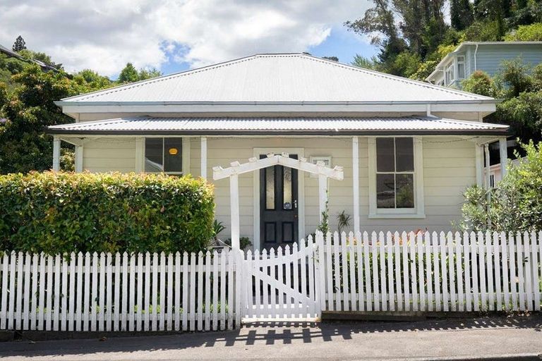 Photo of property in 26 Main Street, Hospital Hill, Napier, 4110