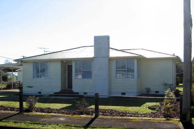 Photo of property in 27 Diamond Street, Carterton, 5713