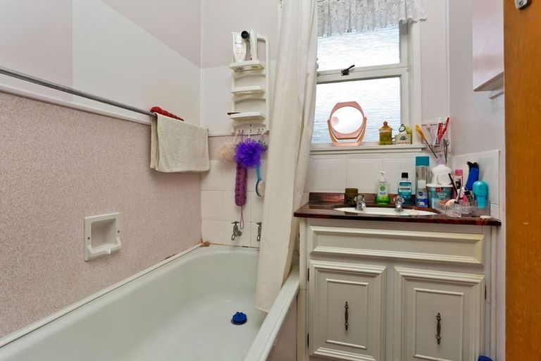 Photo of property in 2/29 Eban Avenue, Hillcrest, Auckland, 0627