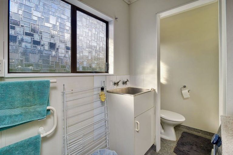 Photo of property in 105b Warwick Road, Mayfair, Hastings, 4122