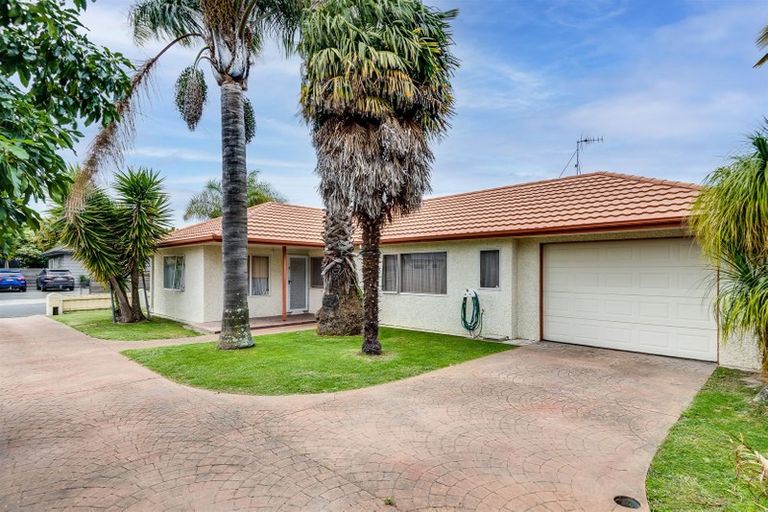 Photo of property in 2a Cassino Crescent, Onekawa, Napier, 4110