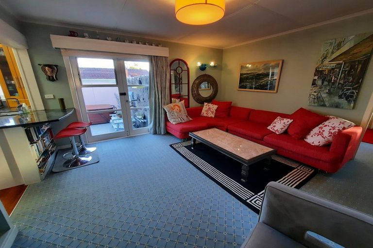 Photo of property in 1/40 East Coast Road, Milford, Auckland, 0620