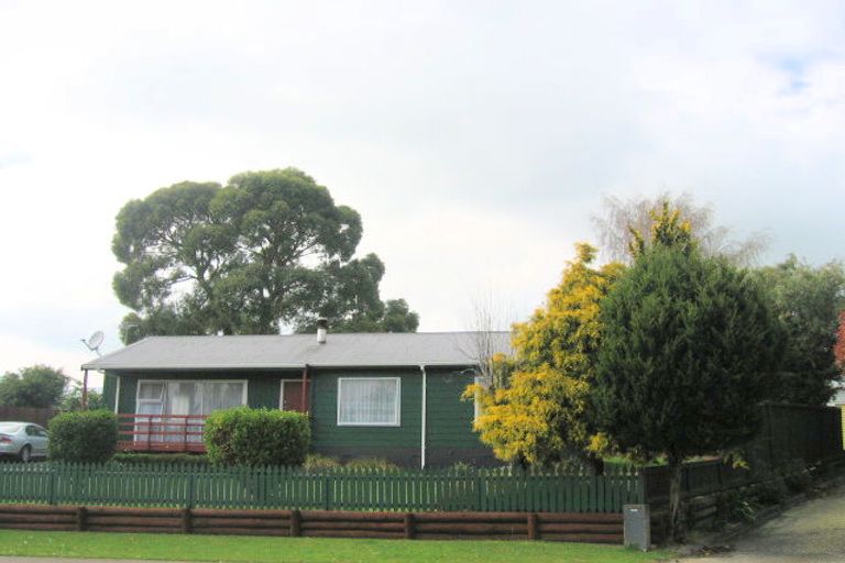 Photo of property in 11 Rewarewa Street, Owhata, Rotorua, 3010