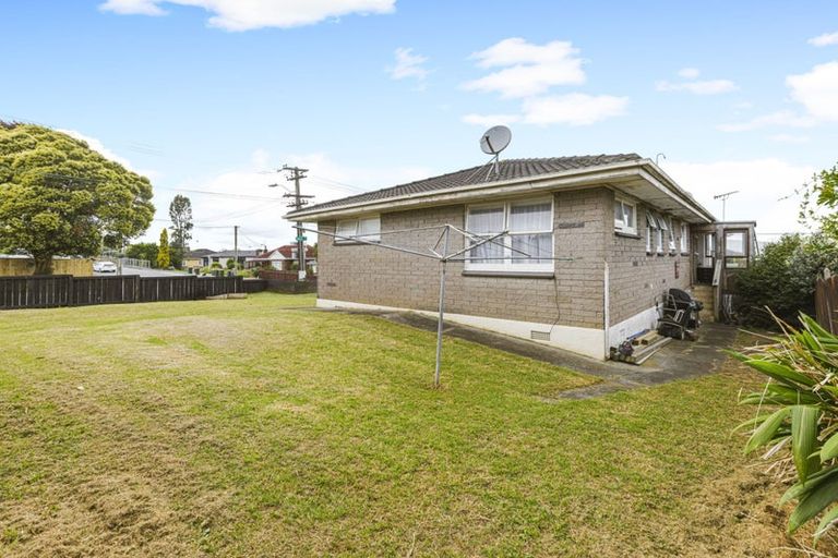 Photo of property in 1/93 Kenderdine Road, Papatoetoe, Auckland, 2025