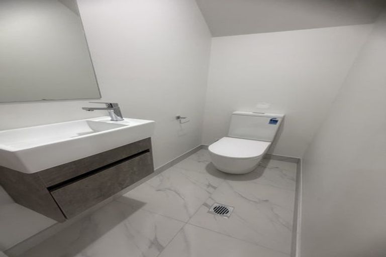 Photo of property in 4/25 Hutchinson Avenue, New Lynn, Auckland, 0600