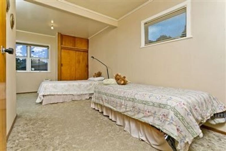 Photo of property in 44 Trinidad Road, Sunnynook, Auckland, 0620