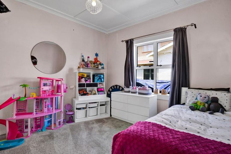 Photo of property in 12 Collins Street, Hawera, 4610