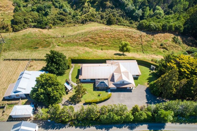 Photo of property in 124 Pahiatua Aokautere Road, Aokautere, Palmerston North, 4471