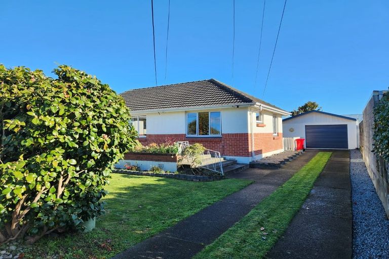 Photo of property in 51 Totara Park Road, Clouston Park, Upper Hutt, 5018