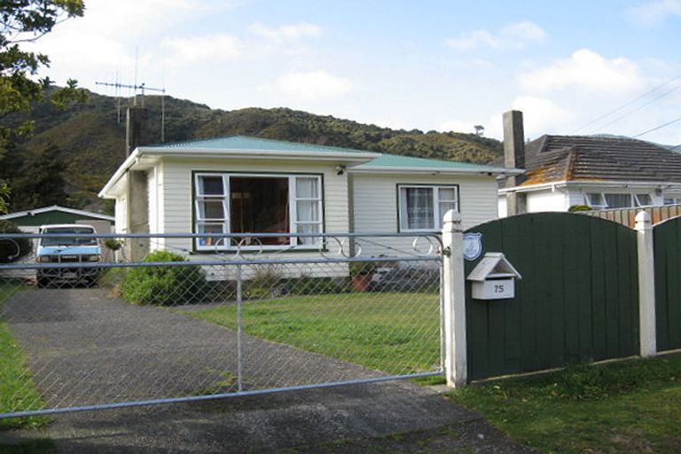 Photo of property in 75 Wood Street, Wainuiomata, Lower Hutt, 5014