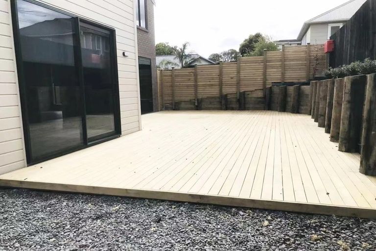 Photo of property in 22a Dallinghoe Crescent, Milford, Auckland, 0620