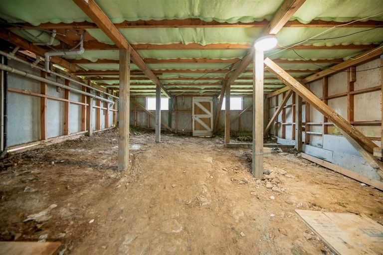 Photo of property in 1/57 Cliff View Drive, Green Bay, Auckland, 0604