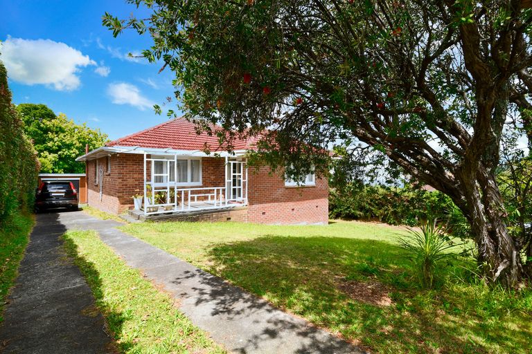 Photo of property in 50 Savoy Road, Glen Eden, Auckland, 0602