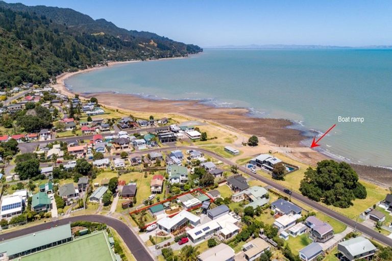 Photo of property in 19 West Crescent, Te Puru, Thames, 3575