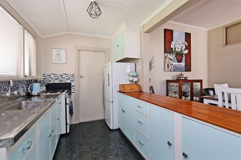 Photo of property in 1106 Karamu Road North, Mayfair, Hastings, 4122