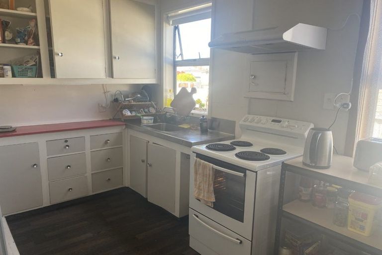 Photo of property in 52 Kirkcaldy Street, South Dunedin, Dunedin, 9012